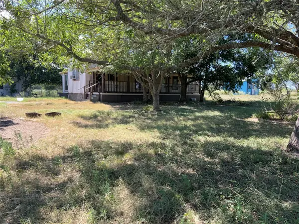 8989 Fm 141 RD, Dime Box, TX 77853