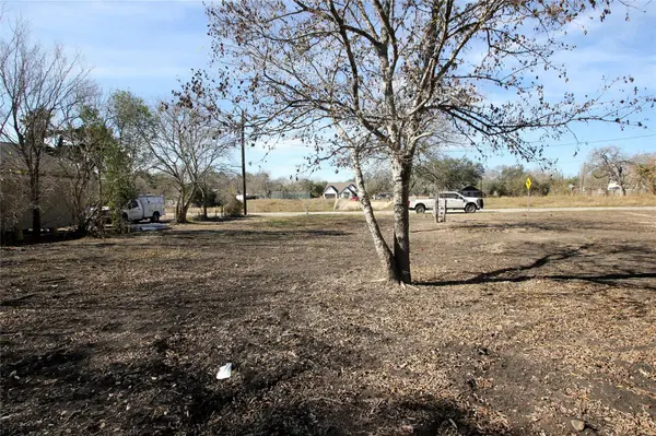 1104 Wichita ST, Lockhart, TX 78644