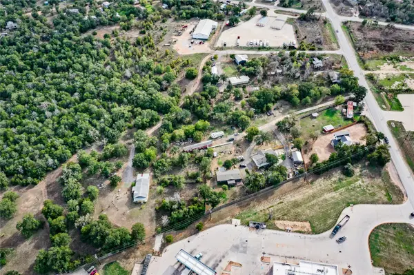120 James Hoskins LN, Cedar Creek, TX 78612