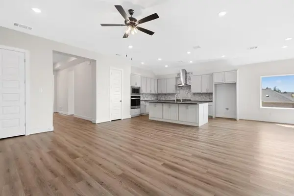 382 Double Eagle Ranch DR, Cedar Creek, TX 78612