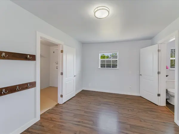 155 Travis LN, Spicewood, TX 78669