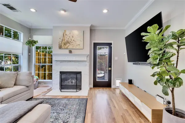 2601 Kinney Oaks CT, Austin, TX 78704