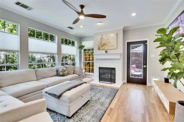 2601 Kinney Oaks CT, Austin, TX 78704