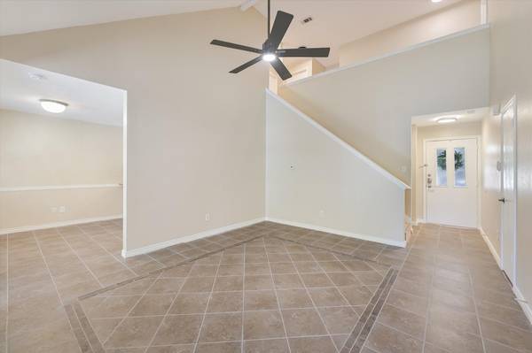 6808 Luckenbach LN, Austin, TX 78729