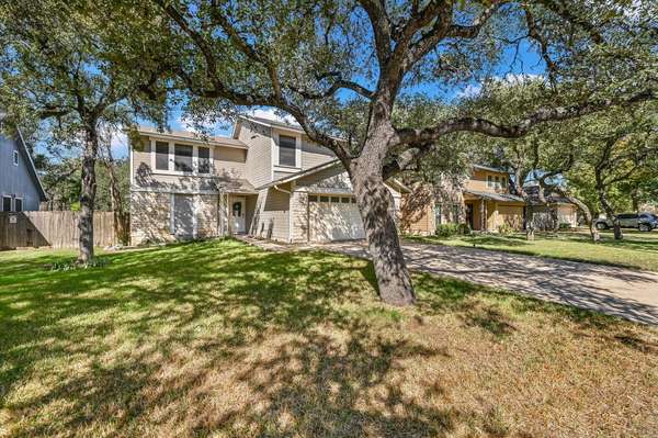 6808 Luckenbach LN, Austin, TX 78729