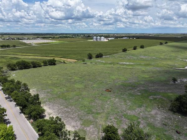 20681 Cameron RD, Coupland, TX 78615