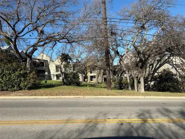 1514 Parker LN #104, Austin, TX 78741