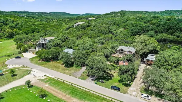 10306 Lakeside DR, Jonestown, TX 78645