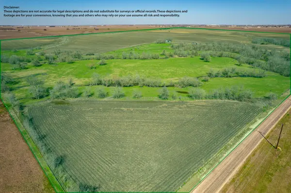 901 County Road 398, Taylor, TX 76574