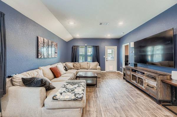 217 Baron Creek TRL, Bastrop, TX 78602