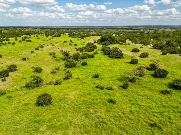 1220 County Road 225, Briggs, TX 78608