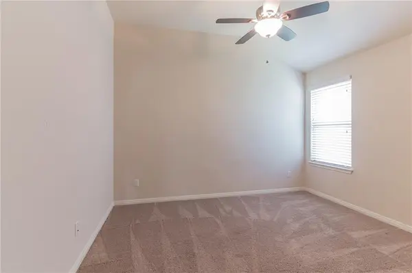 320 Lightcliff ST, Hutto, TX 78634