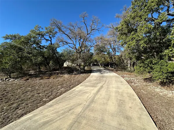 900 Wayside DR, Wimberley, TX 78676