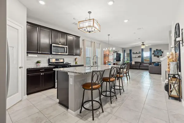 411 Water Way Ave, Hutto, TX 78634