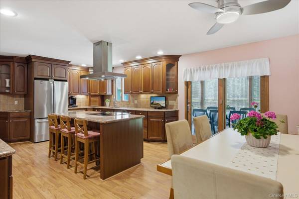 11 Mimosa PL, Shelter Island, NY 11964