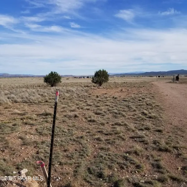 3127 W Malapai RD, Paulden, AZ 86334