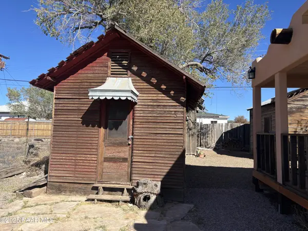 22650 W Railroad AVE, Seligman, AZ 86337