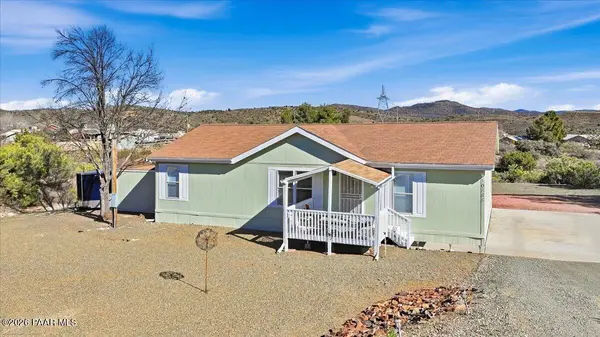10585 S Cholla DR, Mayer, AZ 86333