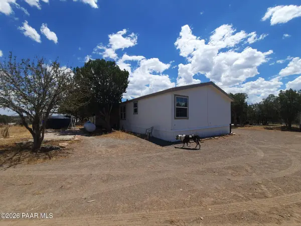 44050 W Fort Rock RD, Seligman, AZ 86337