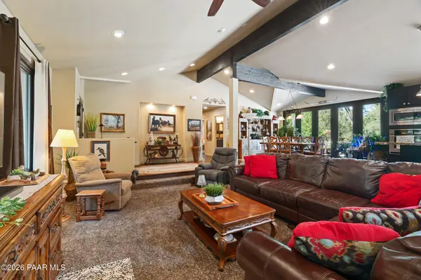 2 Glen Oaks DR, Prescott, AZ 86305