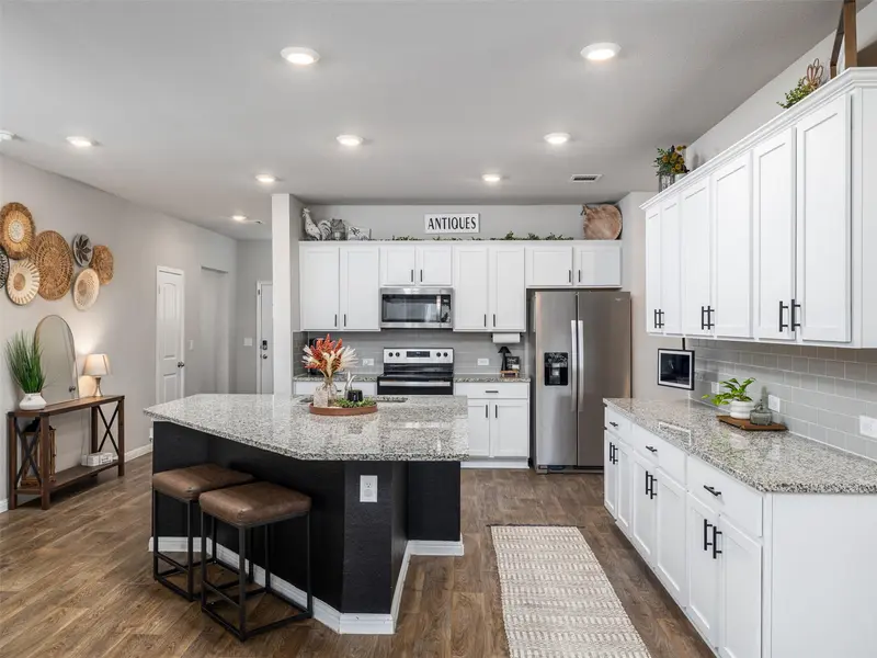 201 Bunting LN, Bertram, TX 78605