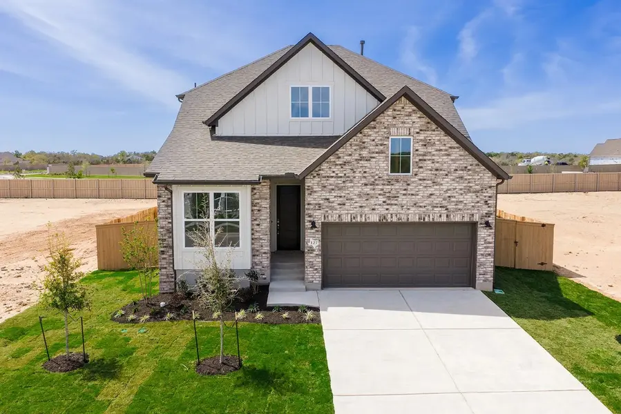 127 Silverbell LN, Bastrop, TX 78602