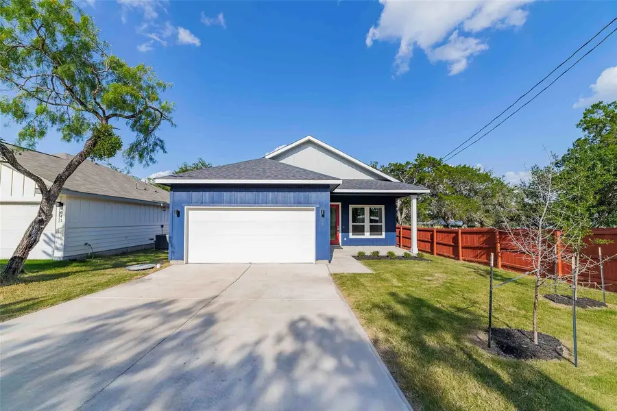639 Magnolia LN, Cottonwood Shores, TX 78657