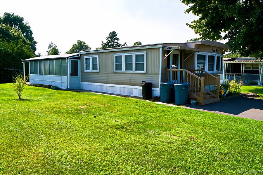 703 Fresh Pond AVE #55, Calverton, NY 11933