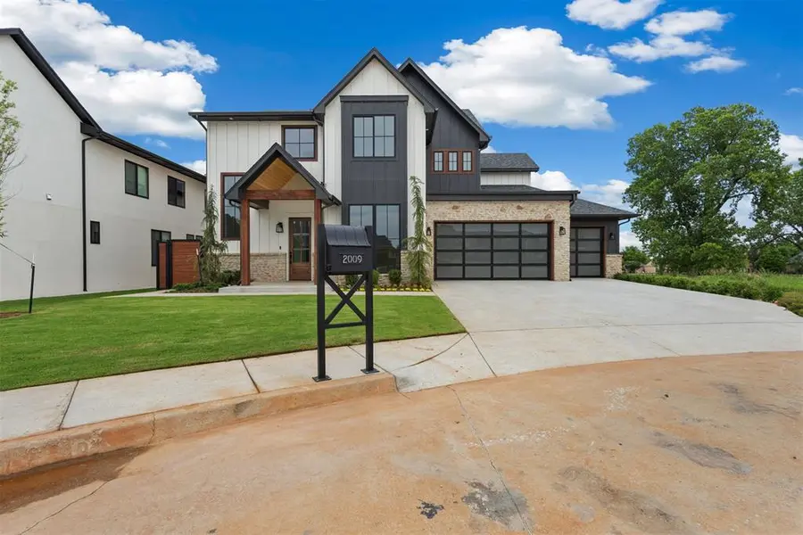 2009 Colonial WAY, Edmond, OK 73025