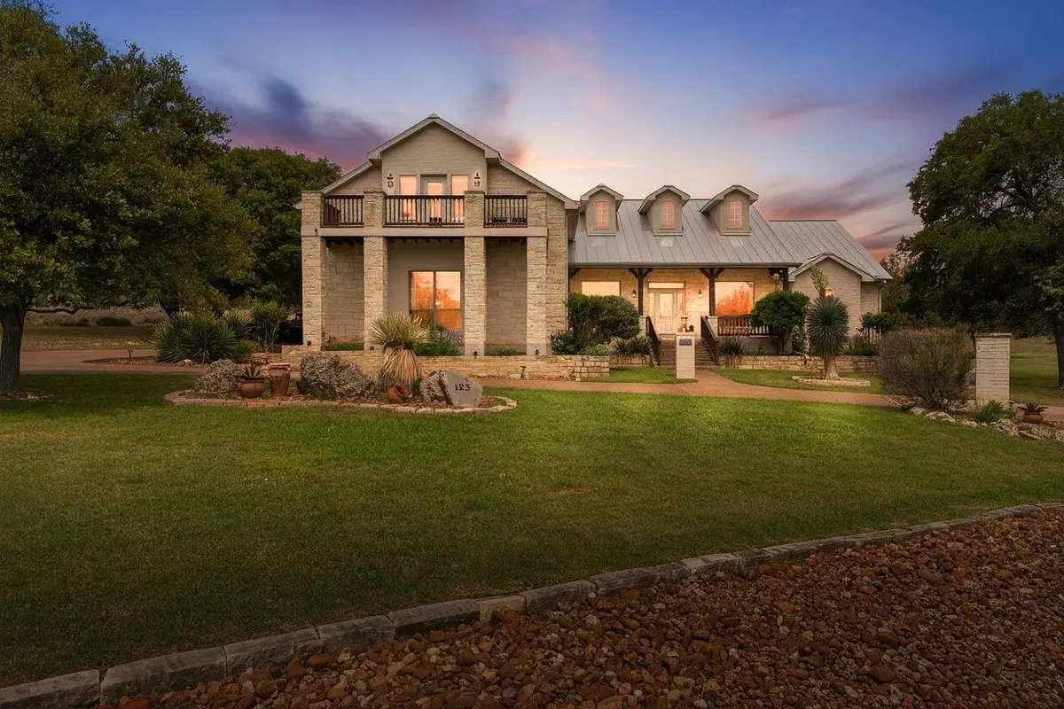 123 GROSBEAK DR, Spring Branch, TX 78070