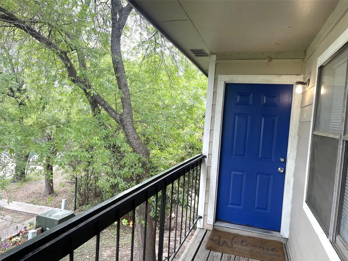 2005 West LOOP #D-1, Austin, TX 78758