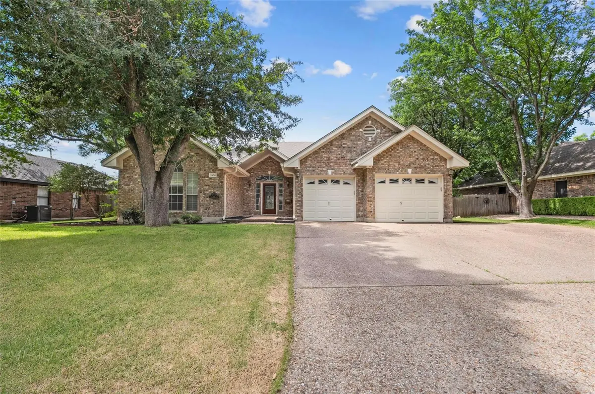 1906 Meadow Ridge DR, Taylor, TX 76574