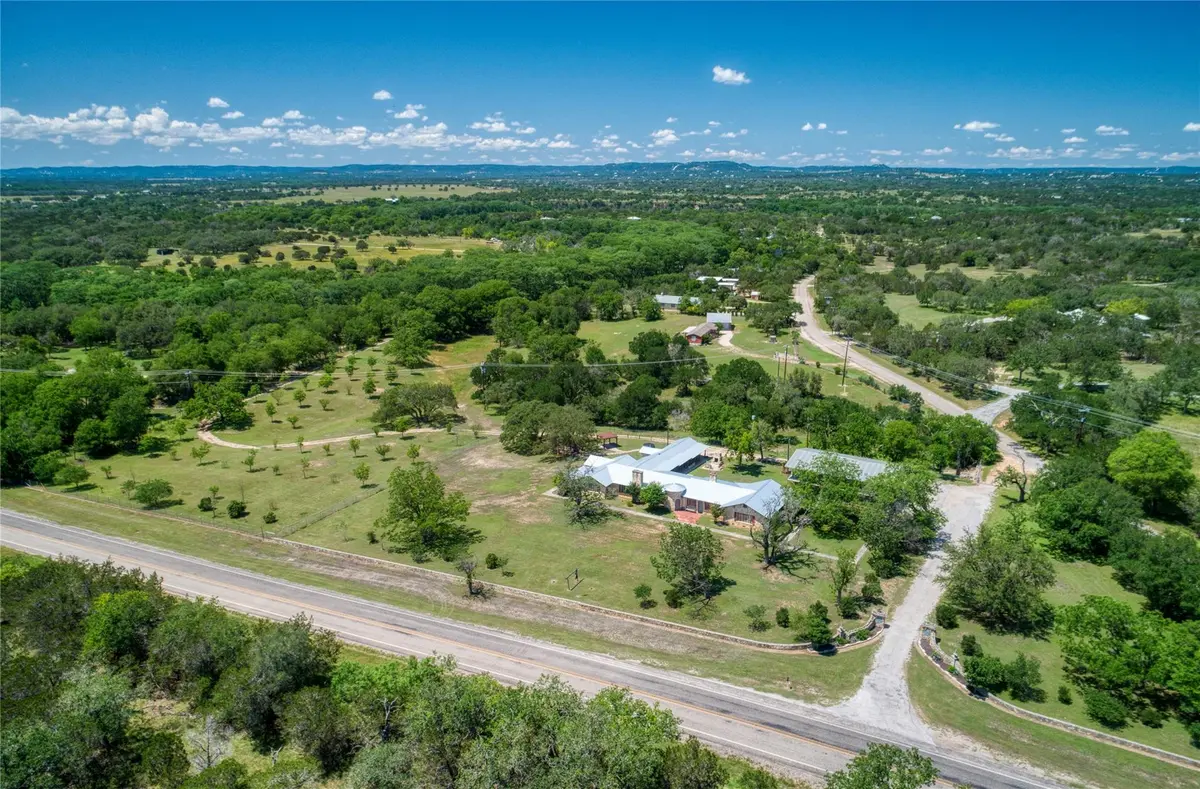 5322 State Hwy 16 N, Bandera, TX 78008