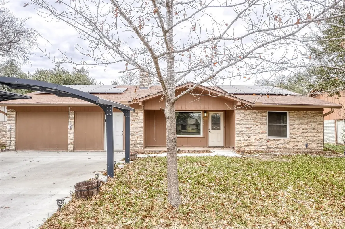 2114 Bel Air DR, Taylor, TX 76574