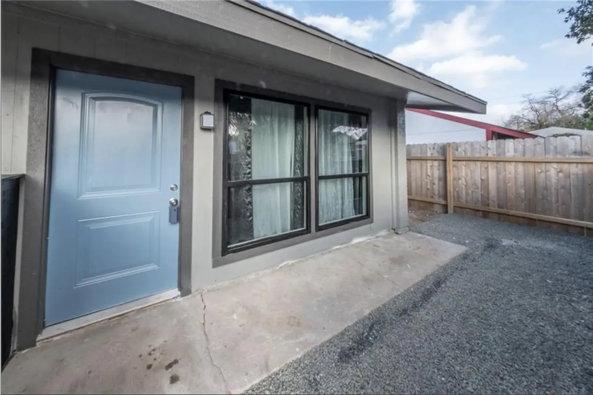 2610 Ektom DR #C, Austin, TX 78745