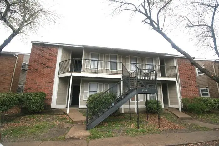 1906 West LOOP #D, Austin, TX 78758