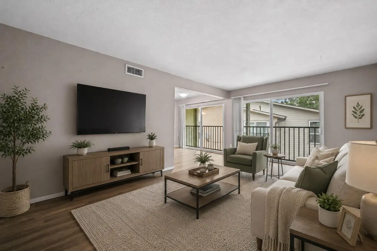 2124 Burton DR #204, Austin, TX 78741