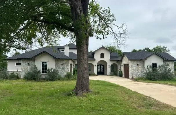 128 Gloria BLVD, Smithville, TX 78957