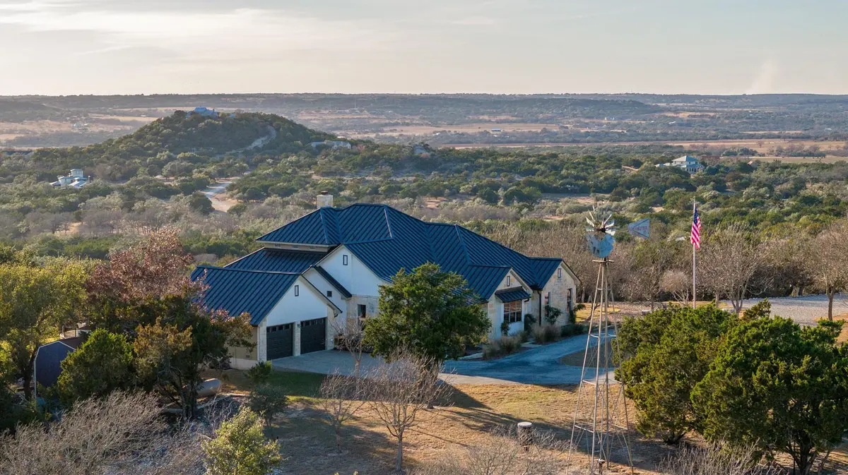 169 Royal Oaks Hill, Fredericksburg, TX 78624