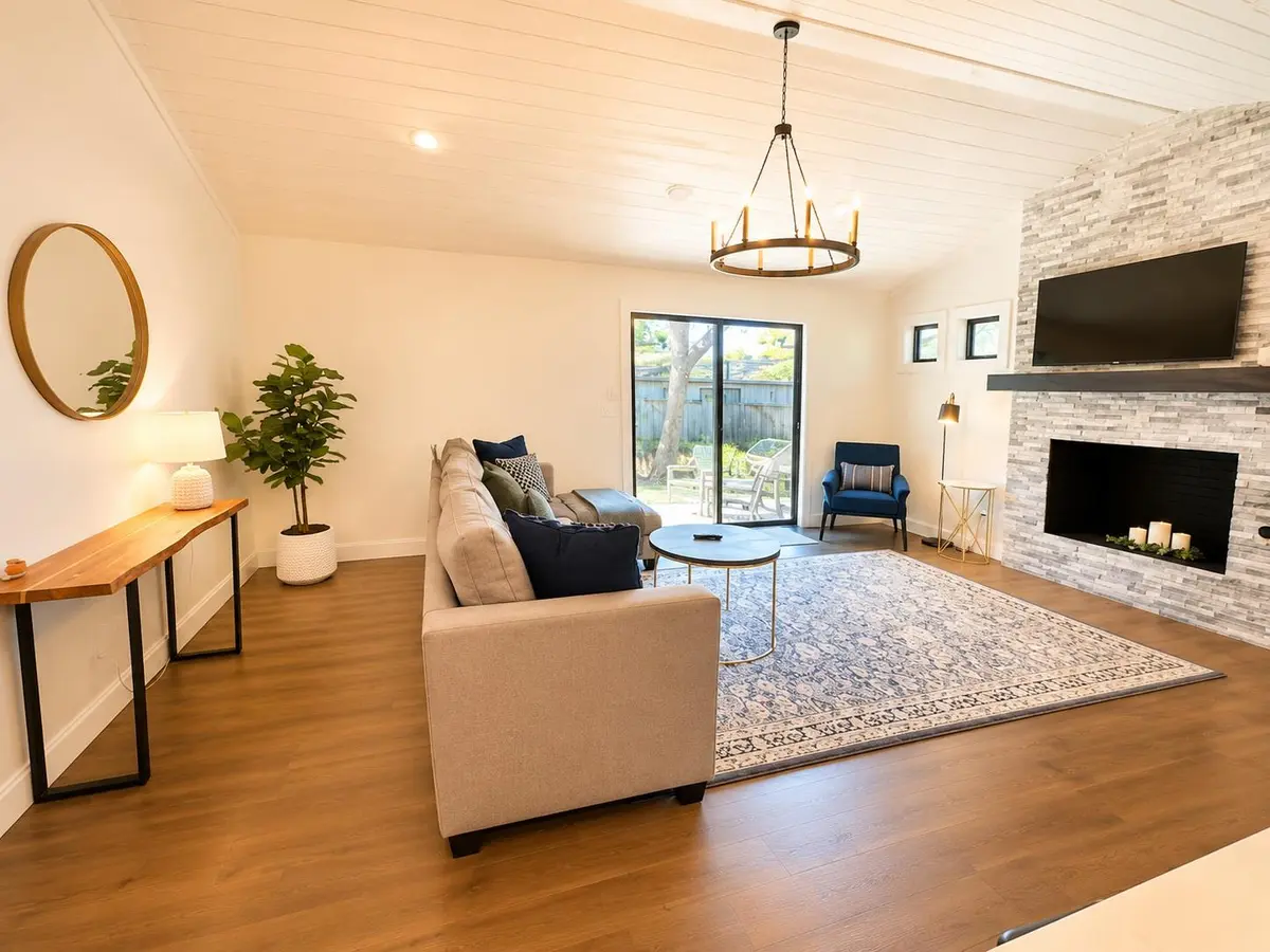 9002 Lodge CT, Austin, TX 78758