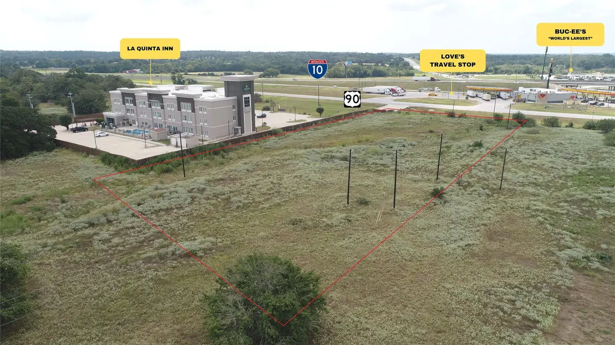 197 E Highway 90 HWY, Luling, TX 78648