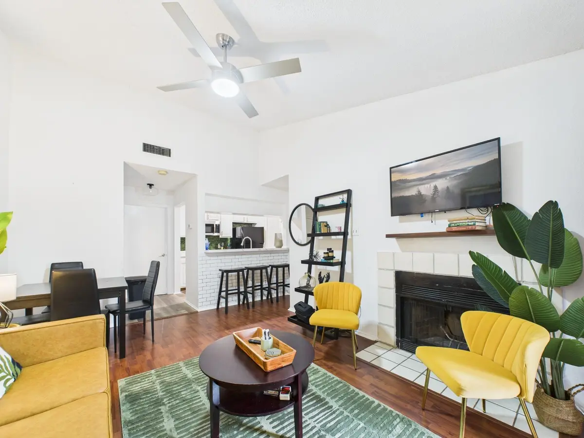 806 W 24th ST #300, Austin, TX 78705