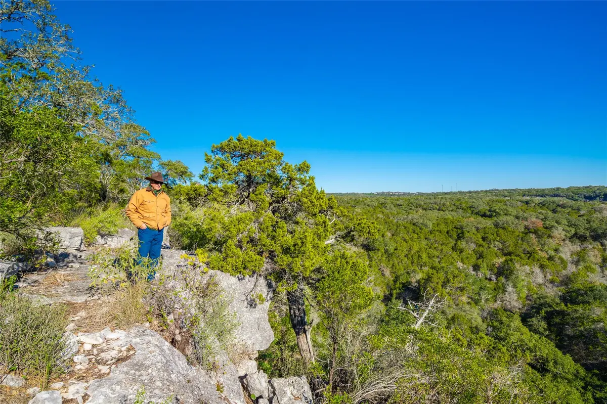 00 Quail Run DR, San Marcos, TX 78666