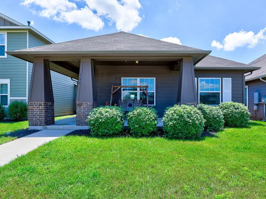 108 Timber Brook DR, Hutto, TX 78634