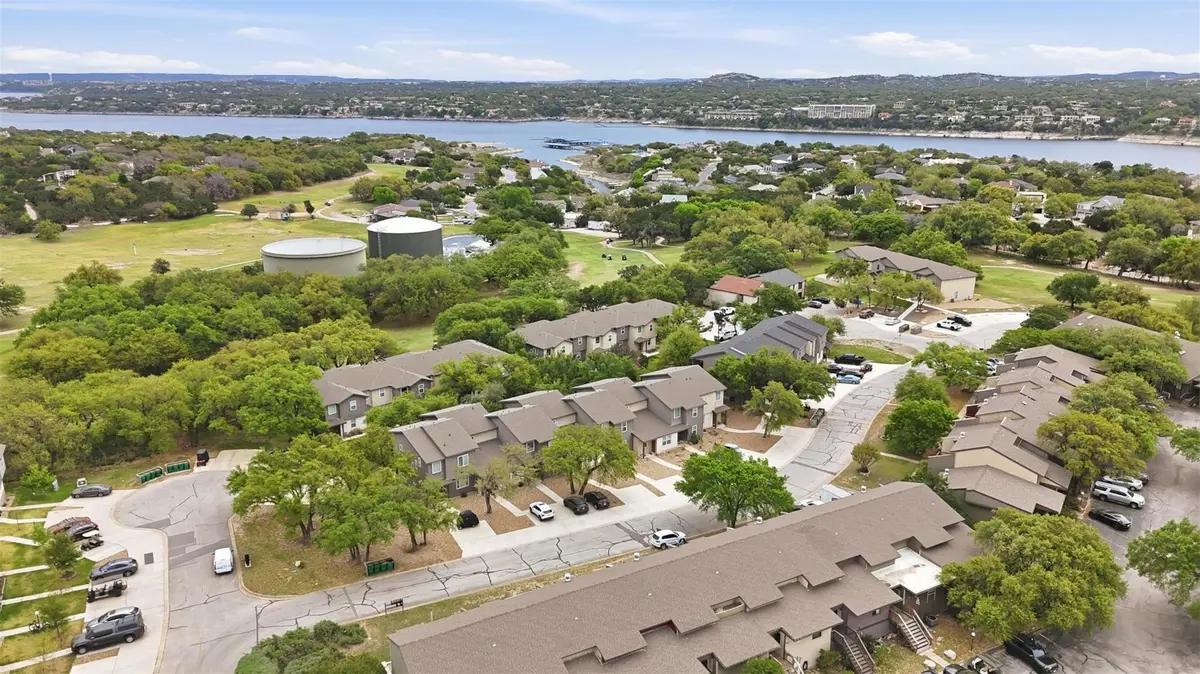 512 Palmer DR, Point Venture, TX 78645