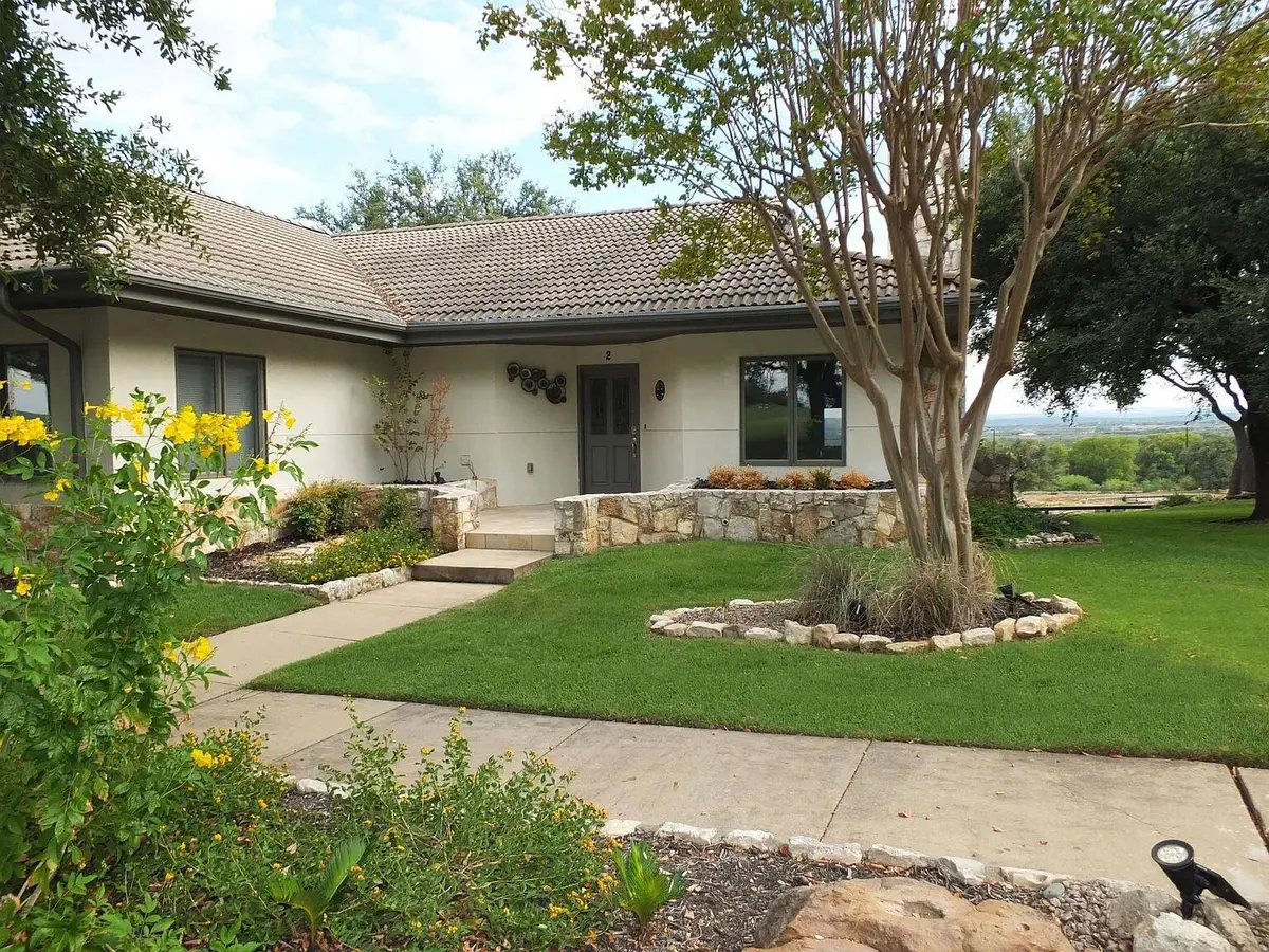 1713 Clubhouse Hill DR, Spicewood, TX 78669