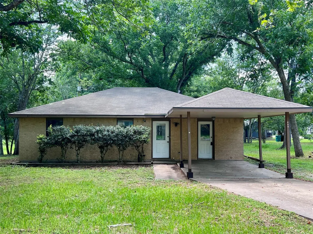 302 Harris ST, Smithville, TX 78957