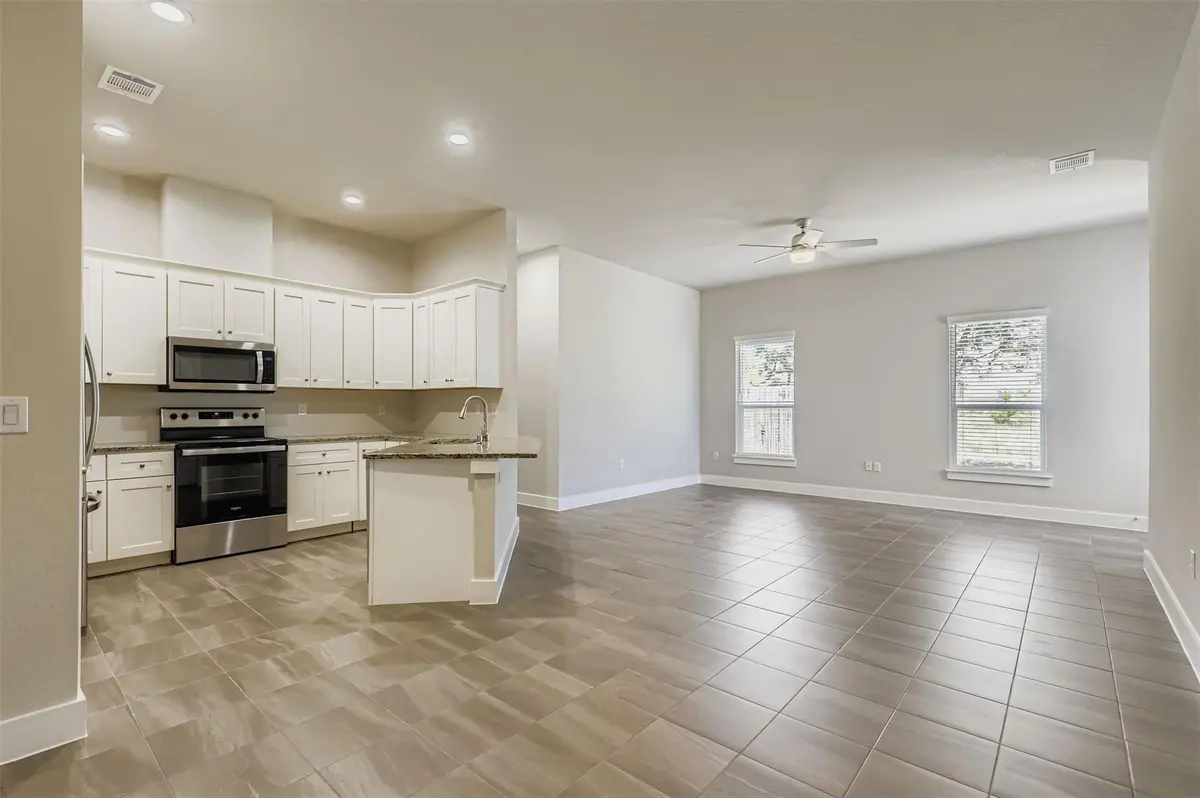 2500 American DR #B, Lago Vista, TX 78645