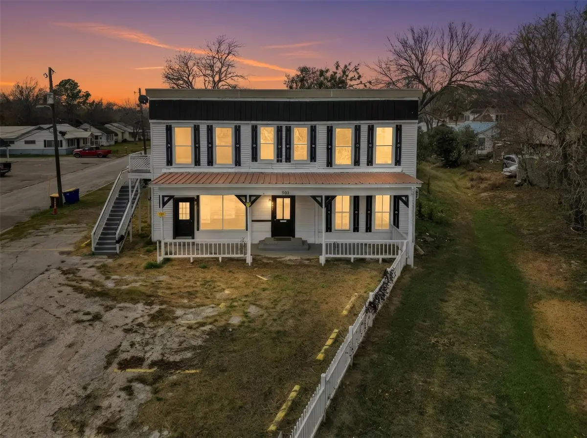 901 N Saint Joseph ST, Gonzales, TX 78629