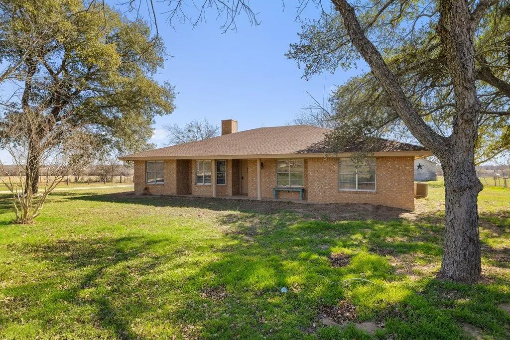 950 S Fm 486, Thorndale, TX 76577